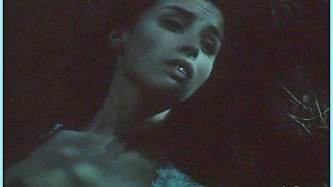 Pic: Ana Alvarez in Tierno verano de lujurias y azoteas (1993)
