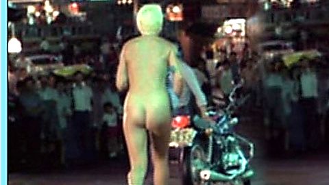 Pic: Annie Belle in La fine dell'innocenza (1975)