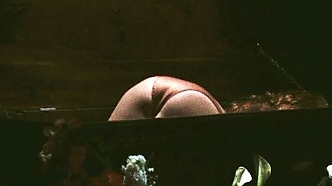 Pic: Erika Blanc in The Night Evelyn Came Out of the Grave (1971)