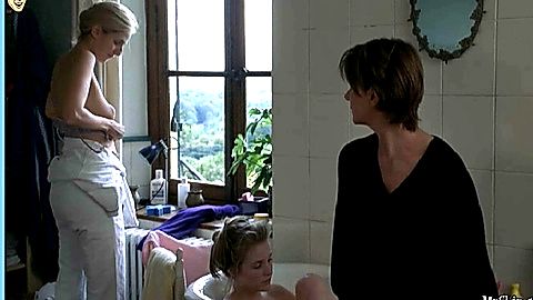Pic: Sandrine Kiberlain in Tout va bien, on s'en va (2000)