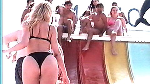 Pic: Valeria Marini in Bámbola (1996)