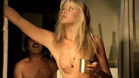 Pic: Gloria Guida in Travolto dagli affetti familiari (1978)
