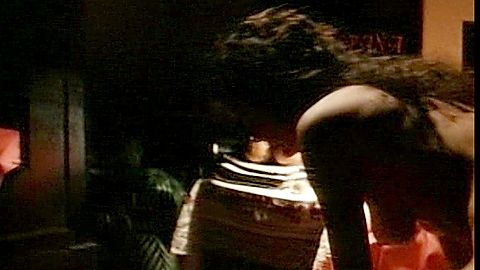 Pic: Emma Suárez in La blanca paloma (1989)