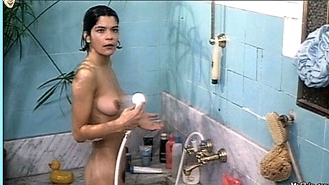 Pic: Jasmin Tabatabai in Die Putzfraueninsel (1996)