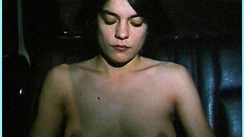 Pic: Jasmin Tabatabai in Unbeständig und kühl (1995)