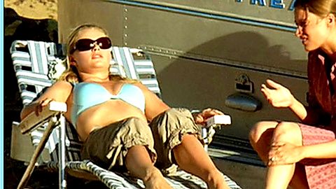 Pic: Emilie de Ravin in The Hills Have Eyes (2006)