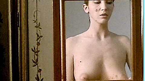 Pic: Myriem Roussel in Tristesse et beauté (1985)