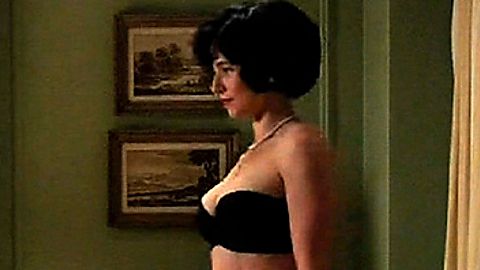 Pic: Linda Cardellini in Mad Men (2007)