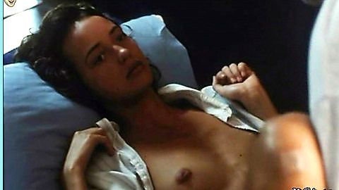 Pic: Hélène de Fougerolles in Long cours (1996)