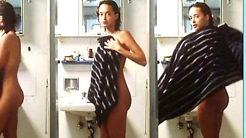 Pic: Hélène de Fougerolles in Long cours (1996)