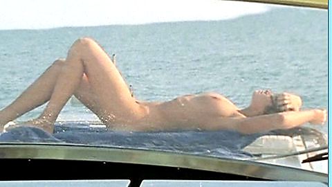 Pic: Manuela Arcuri in Alla ricerca di Sherazade (1999)