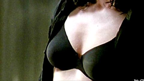 Pic: Natalia Wörner in 20 nuits et un jour de pluie (2006)