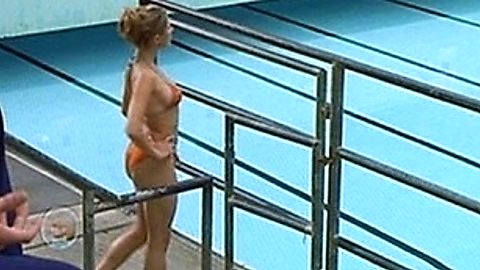 Pic: Christine Lakin in Whatever It Takes (2000)