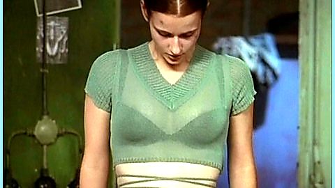 Pic: Annett Renneberg in Hinter dem Regenbogen (1999)