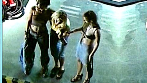 Pic: Annett Renneberg in Hinter dem Regenbogen (1999)