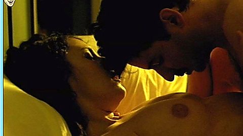 Pic: Géraldine Pailhas in La Chambre des officiers (2001)
