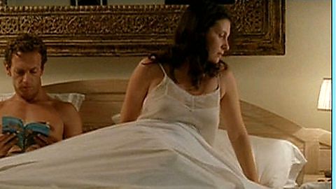 Pic: Géraldine Pailhas in 5x2 (2004)
