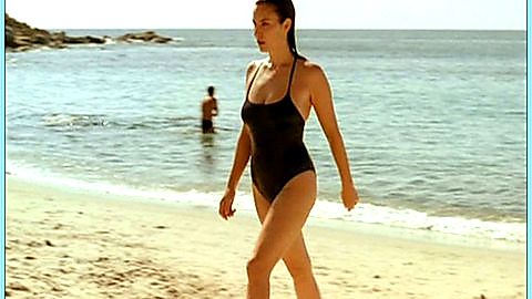 Pic: Géraldine Pailhas in 5x2 (2004)