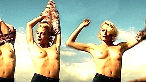 Pic: Elke Winkens in Untersuchung an Mädeln (1999)