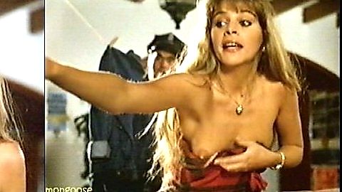 Pic: Sonja Martin in La chica que cayó del cielo (1986)