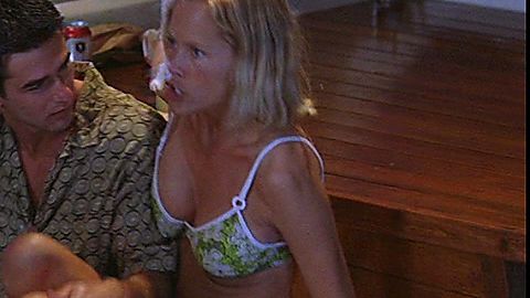 Pic: Erinn Bartlett in Deep Blue Sea (1999)