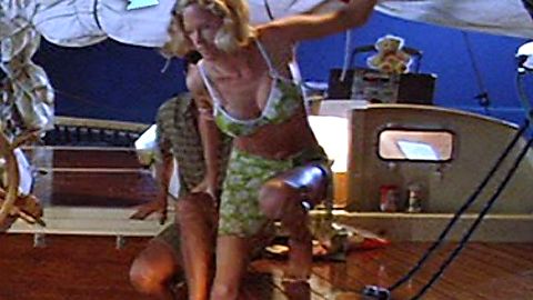 Pic: Erinn Bartlett in Deep Blue Sea (1999)