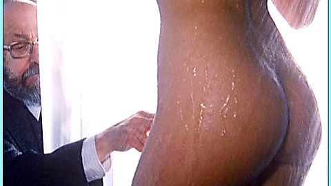 Pic: Lory Del Santo in W la foca! (1982)