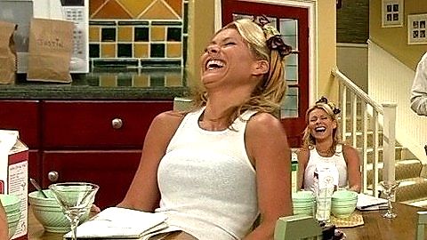 Pic: Kelly Ripa in Hope & Faith (2003)