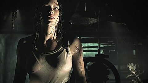 Pic: Jessica Biel in The Texas Chainsaw Massacre (2003)