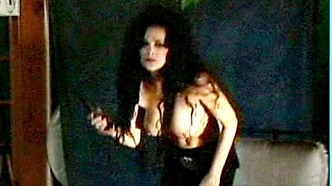 Pic: Julie Strain in Bleed (2002)
