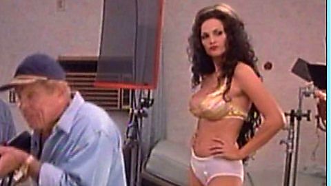 Pic: Julie Strain in The Independent (2000)