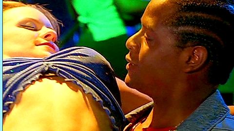 Pic: Jenna von Oÿ in Truth Be Told (2002)