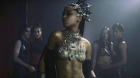 Pic: Aaliyah  in Queen of the Damned (2002)