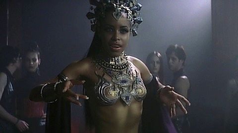 Pic: Aaliyah  in Queen of the Damned (2002)