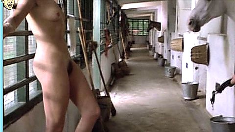 Pic: Felicity Devonshire in La fine dell'innocenza (1975)