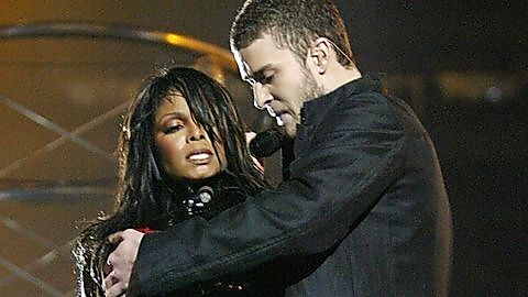 Pic: Janet Jackson in Super Bowl 2004 Halftime Ceremonies (2004)