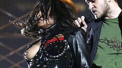 Pic: Janet Jackson in Super Bowl 2004 Halftime Ceremonies (2004)