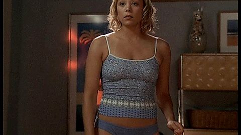 Pic: Alexandra Holden in Six Feet Under (2001)