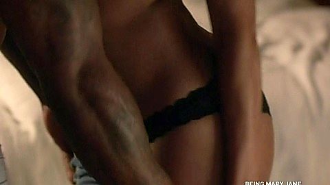Pic: Gabrielle Union in Being Mary Jane (2014)