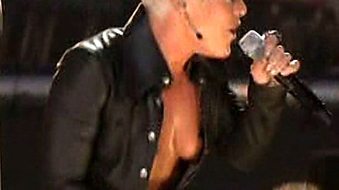 Pic: Pink  in MTV Video Music Awards (1984)