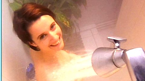 Pic: Sandrine Dumas in Souhaitez-moi bonne chance (1997)