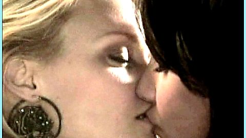 Pic: Carly Pope in Dirt (2007)