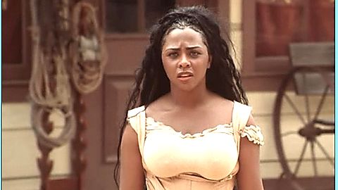 Pic: Lil' Kim in Gang of Roses (2003)