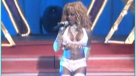 Pic: Lil' Kim in MTV Movie Awards (2016)