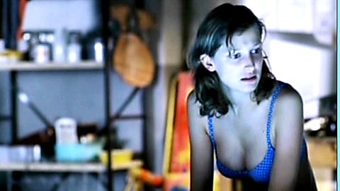 Pic: Alexandra Maria Lara in Südsee, eigene Insel (1999)