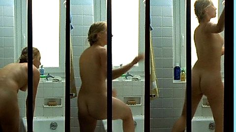 Pic: Isild Le Besco in Girls Can't Swim (2000)