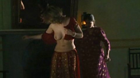 Pic: Isild Le Besco in L' intouchable (2006)