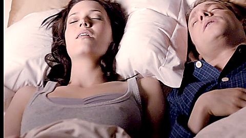 Pic: Mandy Moore in Swinging with the Finkels (2011)