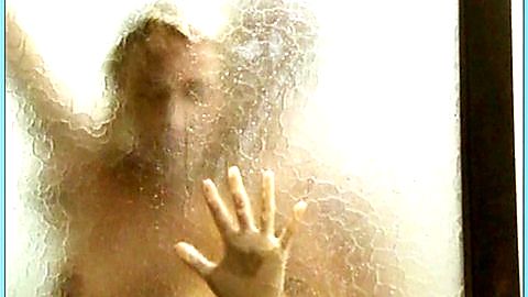 Pic: Julia Thurnau in Klinik unter Palmen (1996)