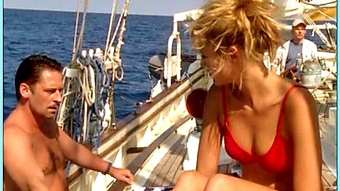Pic: Julia Thurnau in Klinik unter Palmen (1996)